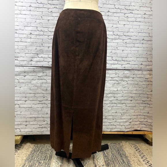 Lord & Taylor | Chocolate 100% Leather Suede Skirt size 8 - Picture 3 of 5